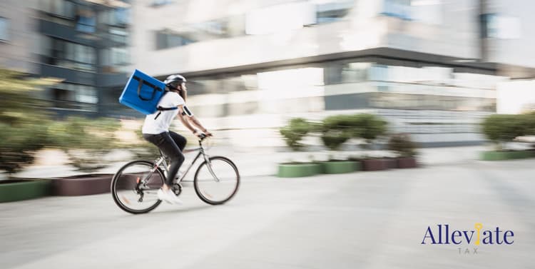 1099 Pros and Cons: Should You Get a Side Gig This Summer?