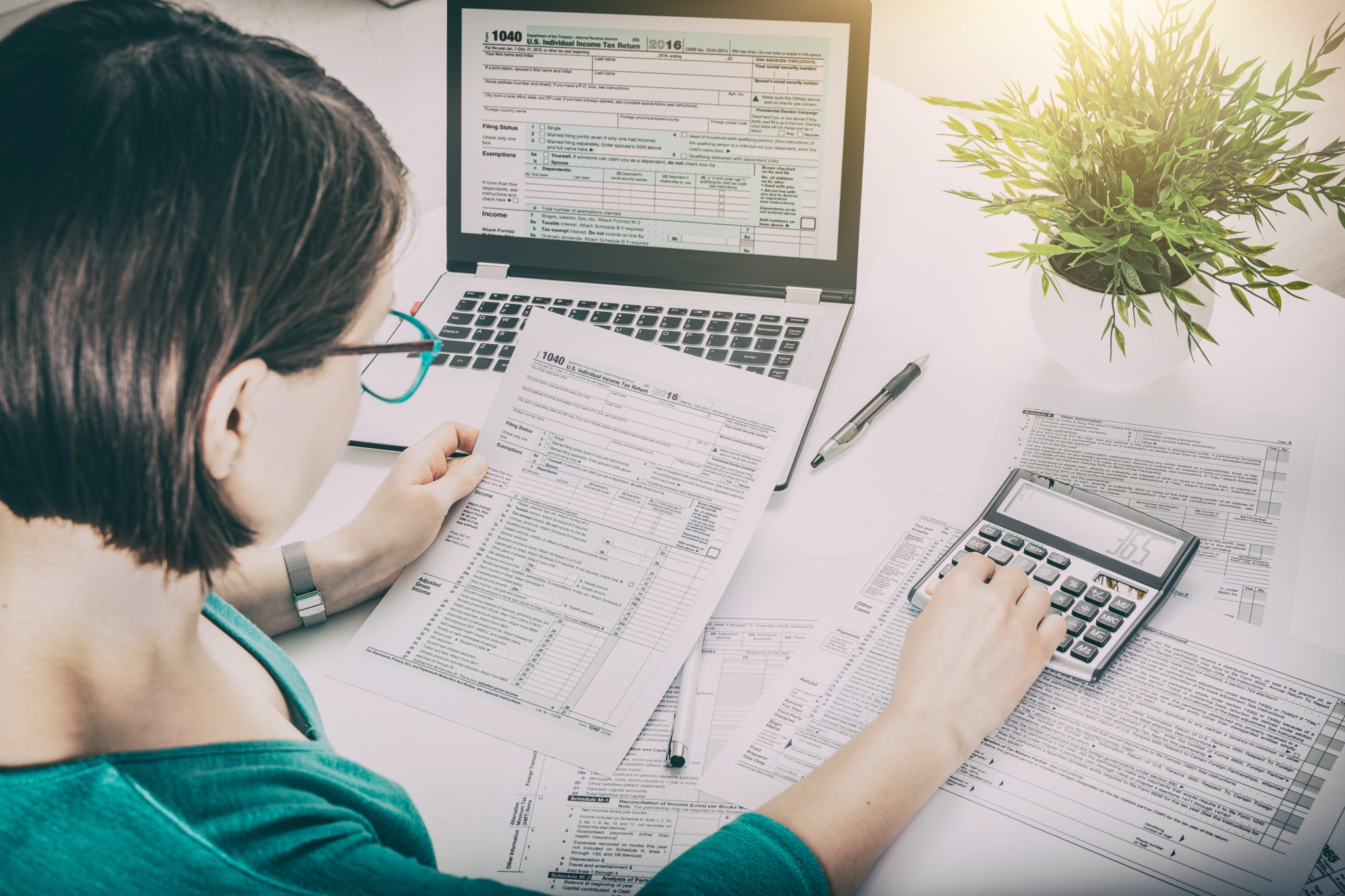 IRS Payment Plan: Pros and Cons of IRS Payment Plans